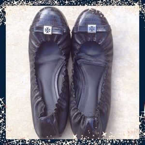 Tory Burch Romy Logo and Bow Leather flats